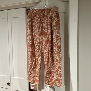 Brown/pink cropped linen pants